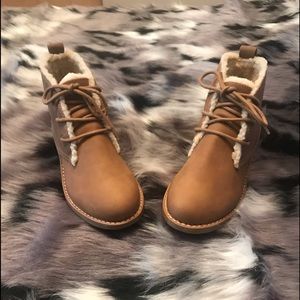 Women suede boots